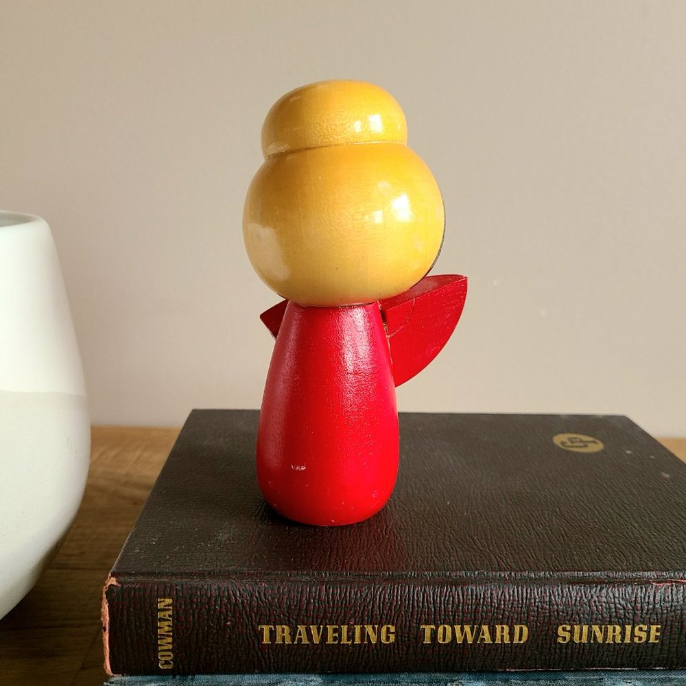 Vintage Japanese Kokeshi wooden doll. - Picture 3 of 6
